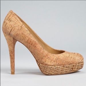 Stuart Weitzman Sz 9 Corkrowswoon Round Toe Pumps